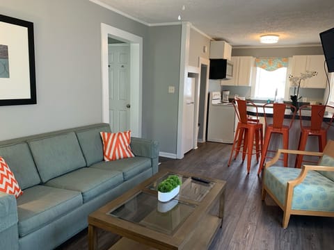 Flip Flop Cottages, 2 Bedroom, 2 Full Beds, 1 Bath with Front Porch | Living area | TV