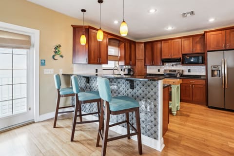 Extra kitchen seating