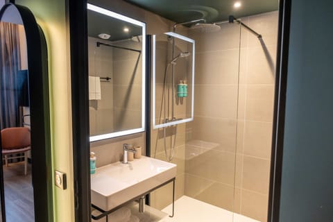 Free toiletries, hair dryer, towels, soap