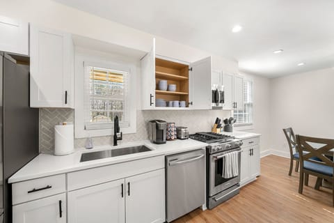 House | Private kitchen | Fridge, stovetop