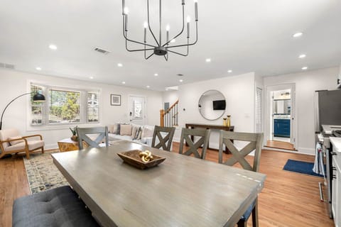 House | 3 bedrooms, iron/ironing board, Internet