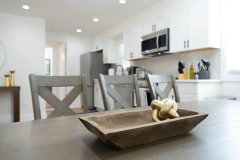 House | 3 bedrooms, iron/ironing board, Internet