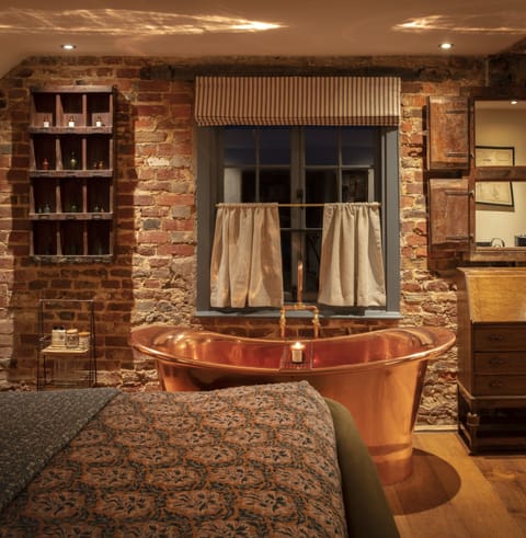 Premium Suite, Ensuite | Hypo-allergenic bedding, free WiFi