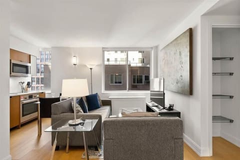 Midtown East New York 1 Bedroom Living Room