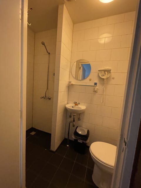 City Double Room, City View | Bathroom