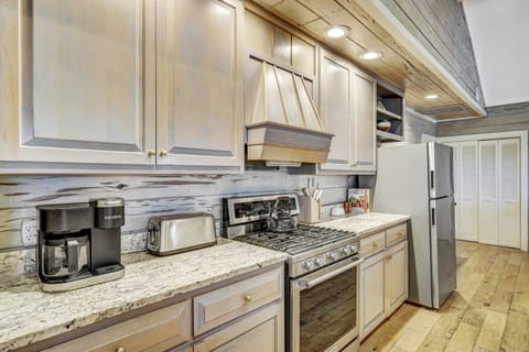 Well-Equipped Kitchen