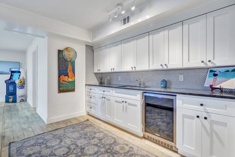 Lower Level Kitchenette