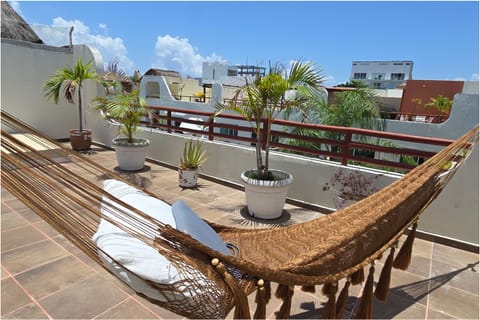 Private Roof with jacuzzi, bath room & grill