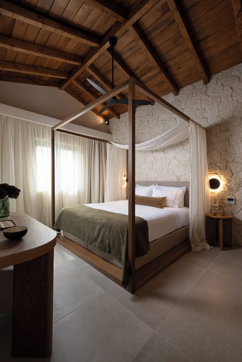 Junior Suite | Premium bedding, pillowtop beds, minibar, in-room safe