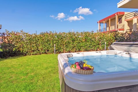 Family Apartment, 1 Bedroom, Balcony, Sea Facing (Casa Smeralda a 200m From The Sea) | Outdoor spa tub