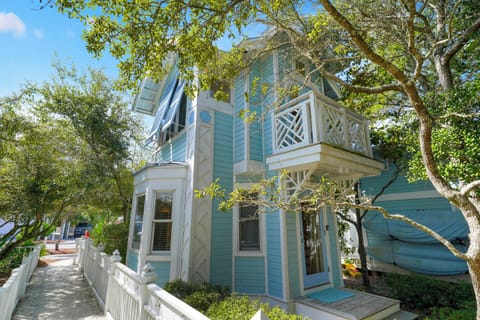 WELCOME TO MORNING STAR IN THE HEART OF SEASIDE, FLORIDA
