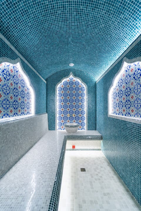Sauna, steam room