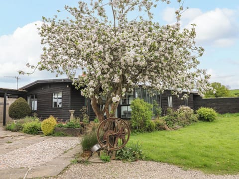 Cottage | Property grounds