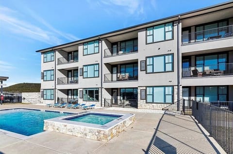 Pool, Hot Tub, Outdoor Entertaining Area.  Direct access from our unit.