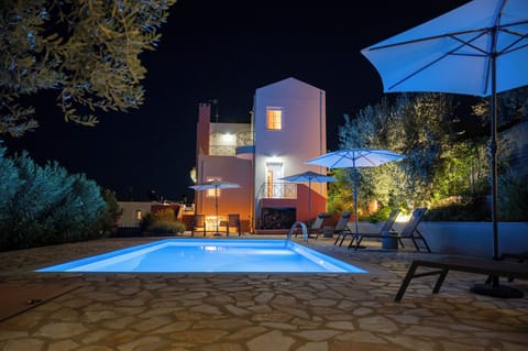 Outdoor area - Night