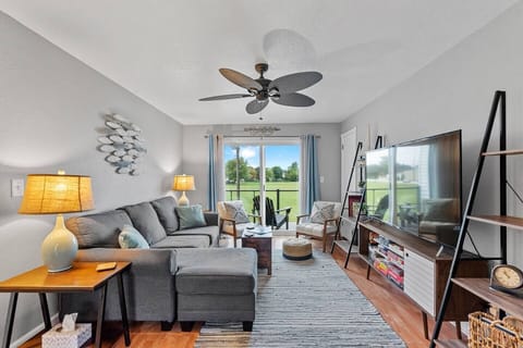Bright, comfortable living area w/ cozy seating and an easy, relaxed layout.