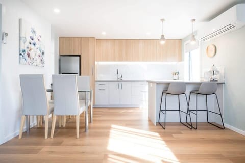 Open kitchen-living design