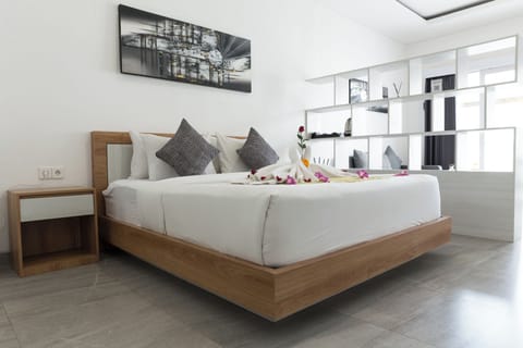 Deluxe Ground Floor | 1 bedroom, premium bedding, in-room safe, free WiFi