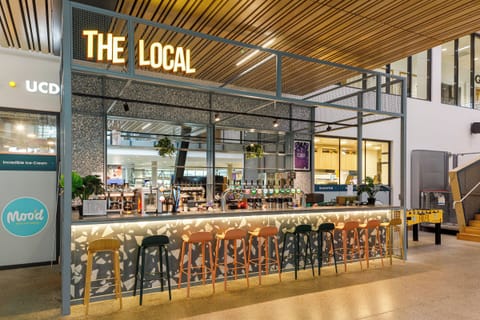Lobby lounge