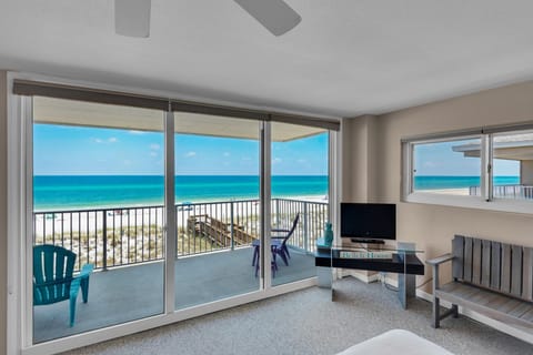 Condo, Multiple Beds (Starboard Village 225- Sandpiper Cott) | Living area | TV