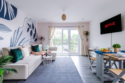 Deluxe Apartment | Living area