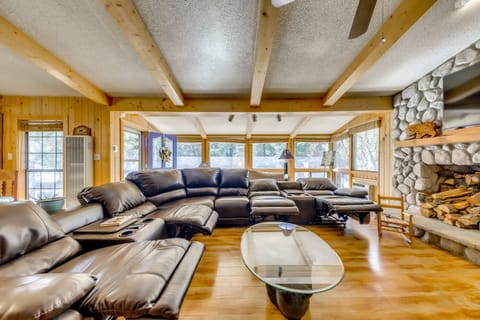 Ruidoso Vacation Rental | 3BR | 3BA | 1,800 Sq Ft | Steps Required to Enter