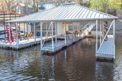 Sunrise Beach Vacation Rental | 4BR | 3.5BA | 2,300 Sq Ft | Stairs Required