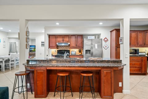 The island boasts additional seating.