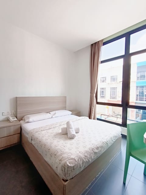 Grand Double Room | Iron/ironing board, free WiFi, bed sheets