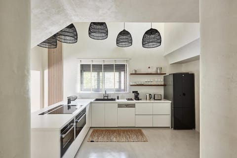 Fully equipped kitchen with all modern appliances!