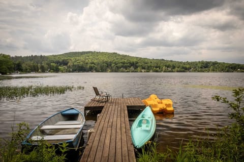 Access to the lake with kayak 