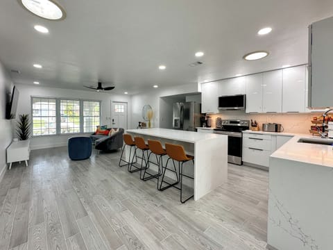 Bright, modern, and wide open — the perfect space to cook, relax, and spend time together