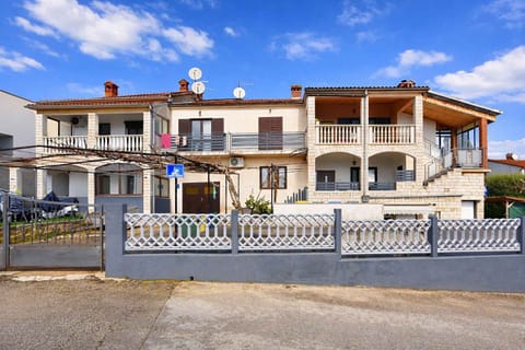 Holiday apartment with air conditioning Apartment in Cademia ulica