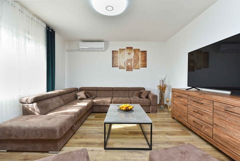 Holiday apartment with air conditioning Apartment in Cademia ulica