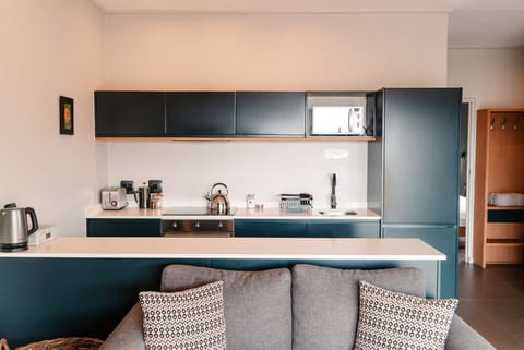 Standard Cottage, 1 Bedroom, Hot Tub, Mountain View | Private kitchen | Electric kettle