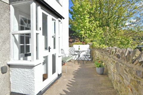 Cottage | Outdoor dining