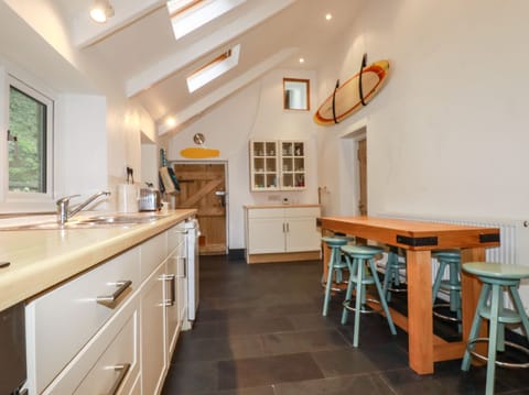 Fridge, dishwasher, electric kettle, toaster