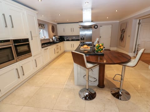 Fridge, dishwasher, electric kettle, toaster