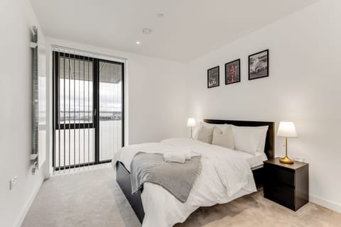 The Aqua - Luxury 1 Bedroom Apt (1)