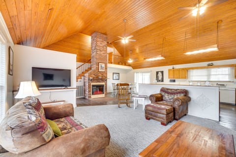 Dayton Vacation Rental | 4BR | 3BA | 3,500 Sq Ft | Step-Free Entry w/ Ramp