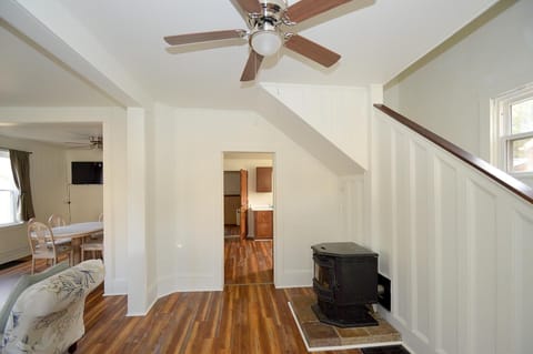 House, Multiple Beds (Broadway Cottage - Convenient locatio) | Interior