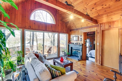 Athens Vacation Rental | 1BR | 1BA | 941 Sq Ft | 3 Steps to Enter