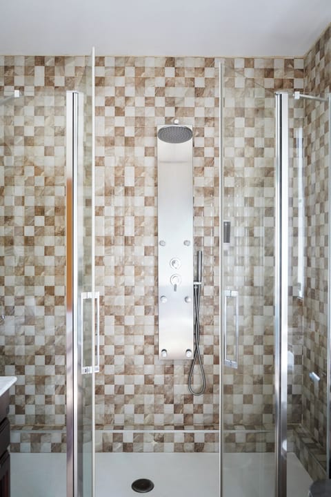 Superior Room, Courtyard View | Blackout drapes, iron/ironing board, free WiFi, bed sheets