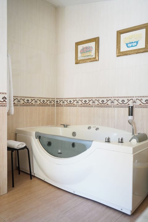 Superior Room, Garden View | Blackout drapes, iron/ironing board, free WiFi, bed sheets