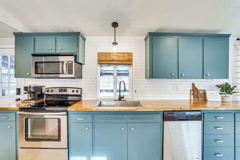 House (2 Bedrooms) | Interior