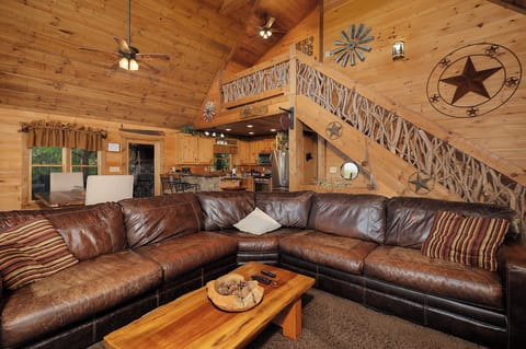 Majestic View - Living Area