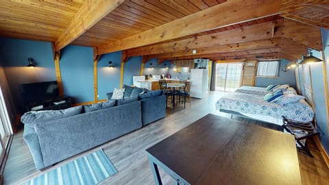 102 Fairview Lane Lower Unit Livingroom (3)