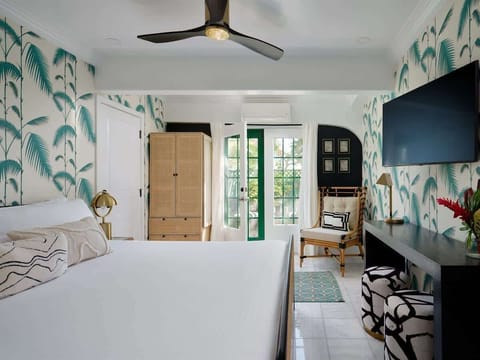 Escape to the stylish Mele Suite! Tropical vibes & a breezy outdoor space await your relaxing getaway. Book your island retreat!