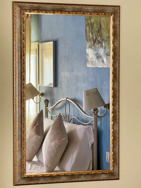 Superior Room, Courtyard View | Premium bedding, minibar, in-room safe, iron/ironing board