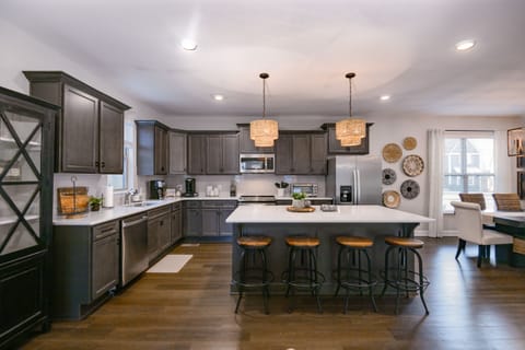 Kitchen with large island (seating for 4)